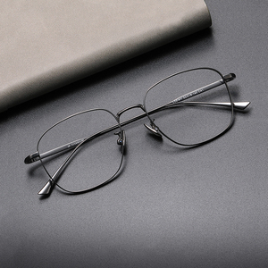 Monture optique carrée simple, anti-lumière bleue, lunettes pour myopes, montures de lunettes haut de gamme ultra-légères en titane pur pour hommes - Product Image 1