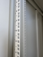 Armoire serveur réseau 42U 19 pouces sur mesure en acier SPCC, rack autoportant avec protection IP20 en stock pour centre de données