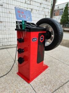 Wirtschaftliche Manuelle Einstellbare Achsvermessungs- und Reifenwuchtmaschine mit 1g Präzision 1000mm Max. Raddurchmesser - Werkspreis - Product Image 4