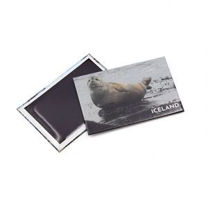 Aimant de réfrigérateur magnétique de haute qualité, design moderne et créatif, sur le thème du tourisme islandais - Product Image 1