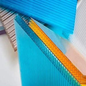 Panneau de toiture en <span class=keywords><strong>polycarbonate</strong></span> <span class=keywords><strong>alvéolaire</strong></span> transparent haute résistance 8 mm <span class=keywords><strong>pour</strong></span> usage hôtelier - Product Image 2