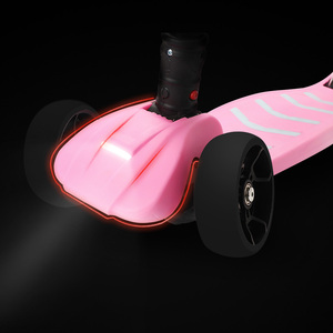 Katlanabilir ayarlanabilir LED ışık 3 tekerlekli çocuklar için <span class=keywords><strong>scooter</strong></span> ile müzik - Product Image 3
