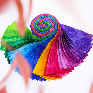 40 pièces de tissu de <span class=keywords><strong>patchwork</strong></span> en rouleaux de gelée arc-en-ciel, mélange de couleurs abstraites, prix de gros, qualité supérieure, tissu en rouleaux de gelée pour bricolage - Product Image 4