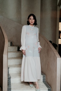Elegante Vestido Fez con Mangas Campana para Ocasiones Casuales y Formales - Product Image 2