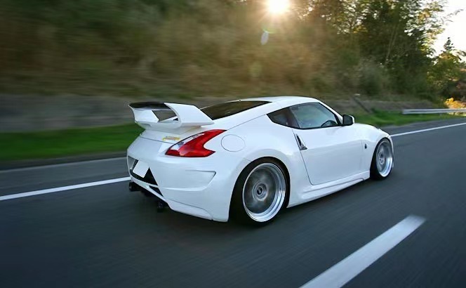 日産 370Z Z34 AMスタイル 高品質カーボンリアウィングスポイラー