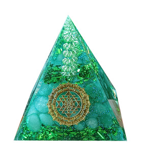 Pyramide en résine époxy avec cristaux de sable, 5 cm, ornement de bureau, décoration d'aquarium, cadeau pour la décoration de la maison - Product Image 5