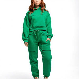 Ensemble de survêtement polaire oversize personnalisé pour femme, avec sweat à capuche à épaules tombantes et pantalon de jogging coupe ample - Product Image 1