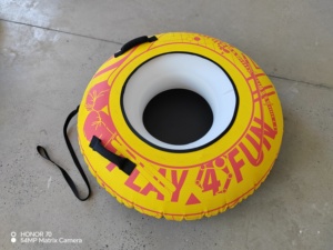 Gran Material PE para exteriores Tubo <span class=keywords><strong>de</strong></span> nieve <span class=keywords><strong>de</strong></span> invierno Trineo Anillo <span class=keywords><strong>de</strong></span> nieve y trineo Coche Divertido <span class=keywords><strong>Parque</strong></span> <span class=keywords><strong>de</strong></span> <span class=keywords><strong>patinaje</strong></span> <span class=keywords><strong>sobre</strong></span> <span class=keywords><strong>hielo</strong></span> para niños y adultos - Product Image 4