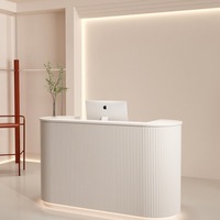 Comptoir de réception moderne blanc écologique et durable pour salons de beauté, bureaux, hôpitaux, magasins, hôtels, gymnases