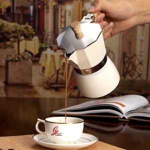 Cafetera <span class=keywords><strong>Moka</strong></span> de Aluminio de 6 Tazas de la Mejor Calidad de China con Mango de Madera - Product Image 6