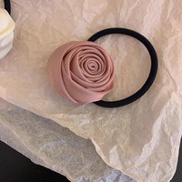 Élastique à cheveux en satin français avec rose - Élégant, tressé sur le côté, fait main, haute élasticité, style pastoral, accessoire de cheveux vintage de luxe