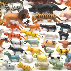 Mini figurita de animal dorada, vaca de juguete, bonita casa de muñecas realista de dibujos animados, juego de simulación para niños, escultura de resina plástica, adorno de figura