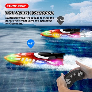 Bateau et navire télécommandés Flytec V777 Rouge avec éclairage LED éblouissant, double propulsion, cascades, 2 vitesses, pour enfants, piscines et lacs, jouet cadeau - Product Image 2
