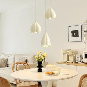 โคมไฟระย้าสไตล์ฝรั่งเศส ดีไซน์ศิลปะ โดดเด่น ทันสมัย ให้แสงอบอุ่น โรแมนติก รูปทรงดอกตูม เหมาะสำหรับร้านอาหารและห้องนอน - Product Image 4