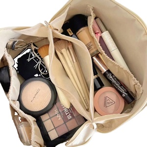 Grande trousse de toilette de voyage personnalisée en PU pour femmes, pochette à maquillage portable qui s'ouvre à plat, style fermeture éclair pour dames - Product Image 4