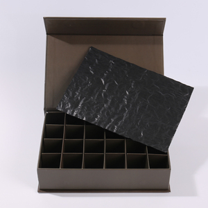 Tùy Chỉnh Cứng Nhắc Lật Sô Cô La Bao Bì Hộp Từ Đóng Cửa Bìa Vật Liệu Với Chống Va Chạm Lót Cho Thực Phẩm Sử Dụng - Product Image 2