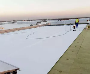 <span class=keywords><strong>Membrane</strong></span> imperméable TPO pour projets commerciaux, matériau imperméable pour toiture en polymère haute performance, systèmes de toiture, soudable <span class=keywords><strong>à</strong></span> <span class=keywords><strong>l</strong></span>'<span class=keywords><strong>air</strong></span> chaud - Product Image 2