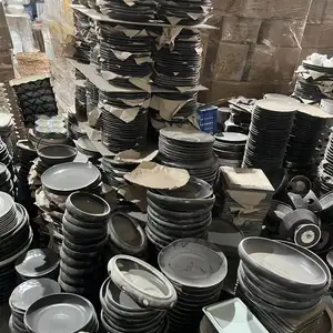 Pratos e pratos de cerâmica de porcelana preta grau B por atacado de fábrica, vendidos por tonelada, modelos mistos, embalagem a granel, caixa marrom