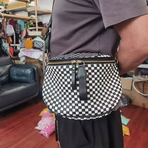 2025 popolare borsa a tracolla in tessuto con Design a scacchi in pelle vegana regalo per la sua borsa a tracolla alla moda - Product Image 4
