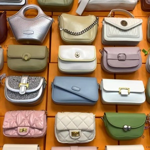 LlyABIN NUEVO Popular a Bajo Precio Venta al por Mayor a Granel 90% Limpio Nuevo, Bolsas de Pacas de Moda para Ropa Usada - Product Image 6