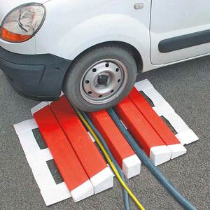 Instrucciones para llegar a la fábrica DIN 14820-1, 2 Kanäle Für B-Oder C-Druckschläuche - Product Image 1