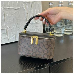 Pochettes en forme de boîte texturée de qualité supérieure pour femmes sacs à main de mode en gros - Product Image 1