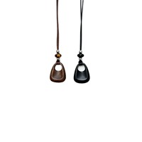 Collier avec pendentif en bois, un collier long simple et élégant avec longueur réglable, un accessoire stylé
