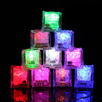 Cubetti di Ghiaccio Illuminati a LED Adatti per Feste di Compleanno, Decorazioni per Bar, Creazione di Atmosfera per Matrimoni e Altre Occasioni