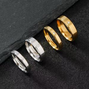 Nhẫn đôi mạ vàng 18K, thép không gỉ không đen, trang sức thời trang, zircon, kiểu dáng đơn giản, nhẵn bóng dành cho nữ và nam - Product Image 1
