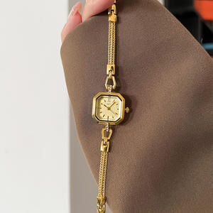 Reloj de Mujer con Esfera Cuadrada Elegante, Retro, Minimalista, de Lujo, de Aleación, con Movimiento de Cuarzo - Product Image 2