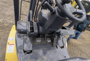 Chariot élévateur d'occasion prêt à l'emploi de 3 tonnes FD30-14 Komatsu FD30 FD60 FD70 Chariots élévateurs diesel de 3 tonnes - Product Image 6