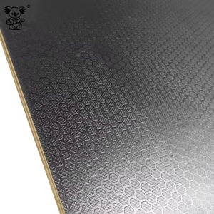 Contreplaqué filmé antidérapant à motif hexagonal noir de 9 mm pour flight case - Product Image 1