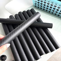 Fabricant de tubes en fibre de carbone 3K personnalisés, tubes ronds en fibre de carbone, tuyaux filetés colorés, poteaux en CFRP avec embouts