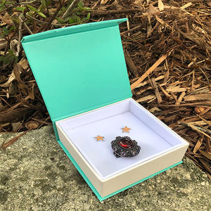 Caja de Cartón Magnética Plegable para Sombreros, Exhibición de Venta al por Menor, Logotipo Personalizado, Estampado en Caliente, Elegante Juego de Cajas Premium - Product Image 5