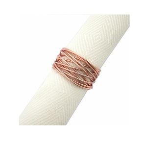 Anneaux de serviette de conception simple support en métal pour la décoration de table de fête de mariage Style moderne de conception unique de luxe pour l'usage à la maison d'hôtel - Product Image 2