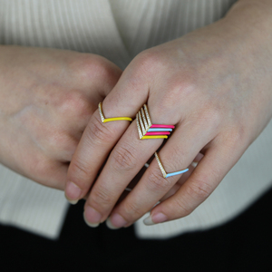 Trang Sức Thời Trang Hàng Mới Về 2023 Nhẫn Chữ V Tình Yêu Đơn Giản Radian Trái Tim Cho Nữ - Product Image 6