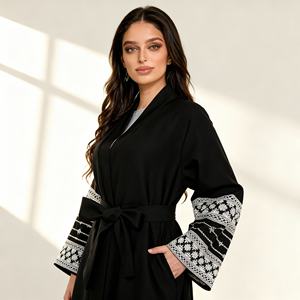 Robe Abaya de style élégant sur mesure de qualité supérieure pour les femmes musulmanes Occasions spéciales - Product Image 1