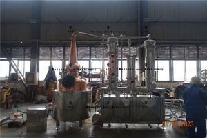 Destilador casero de pequeña escala versátil de 150L para alcohol, extracción de aceite esencial y purificación de agua - Product Image 4