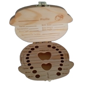 Boîte à <span class=keywords><strong>dents</strong></span> <span class=keywords><strong>de</strong></span> bébé écologique en bois massif gravé avec logo couleur <span class=keywords><strong>personnalisé</strong></span> et forme sur mesure pour organiser les <span class=keywords><strong>dents</strong></span> - Product Image 1