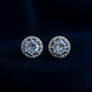 Orecchini a lobo in oro con diamanti, taglio brillante rotondo, montatura a griffe, gioielli classici da donna per matrimonio - Product Image 2