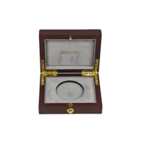 Boîte cadeau en bois foncé pour pièces de monnaie, doublure en daim, logo personnalisé, charnière et serrure métalliques pour collection de pièces commémoratives et emballage de souvenirs