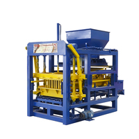 Chine usine QT4-18 blocs de briques hydrauliques entièrement automatiques faisant des composants clés de la machine, y compris le moulage de briques de moteur de pompe