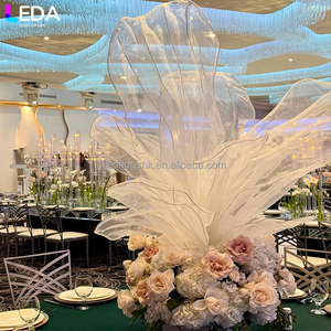 Centre de table de mariage moderne LEDA, fleur géante en organza de soie, fleur artificielle blanche - Product Image 3