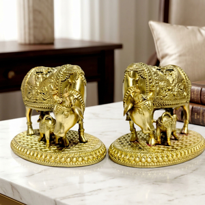Paire d'idoles de vache et de veau en laiton pur, 7x5x4cm, plaqué or, fait main, design moderne, décoration de temple et cadeau spirituel pour l'inauguration de maison - Product Image 1