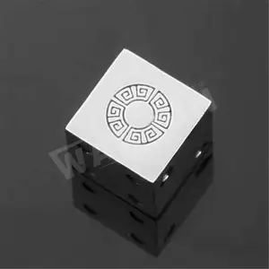 <span class=keywords><strong>Dés</strong></span> à jouer personnalisés de haute qualité, fabriqués en Chine, en gros, 16 mm, <span class=keywords><strong>6</strong></span> faces, grand <span class=keywords><strong>dés</strong></span> D20 - Product Image 1