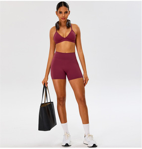 Conjunto de Yoga Térmico Premium de 3 Piezas para Mujer: Sujetador Deportivo Ajustable con Espalda Cruzada, Top y Pantalones Rectos de Cintura Alta con Efecto Push-Up - Product Image 1