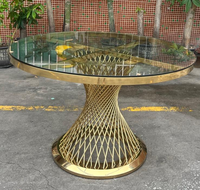 Table dorée avec dessus en verre miroir de luxe, Table ronde à deux nids en acier inoxydable pour événement, pour mariage