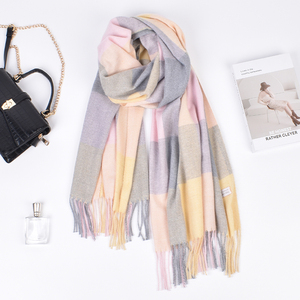 <span class=keywords><strong>Sciarpa</strong></span> Invernale Calda e Spessa con Stampa a Quadri all'Ingrosso Pashmina in Cashmere da Donna Scialle <span class=keywords><strong>Foulard</strong></span> da <span class=keywords><strong>Uomo</strong></span> Coperta Avvolgente da Donna con Nappe in Poliestere - Product Image 4