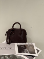 Sac d'épaule en cuir tanné végétal lavé, forme dôme, sac à main coque arquée, sac bowling compact, vente en gros, sourcing