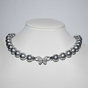 Auténtico Broche de Mariposa Australiano Vintage de Aleación de Zinc Plateado en Oro con Acabado Brillante en Gris Plateado, Estilo Perla, Completamente Engastado con Circonitas - Product Image 4